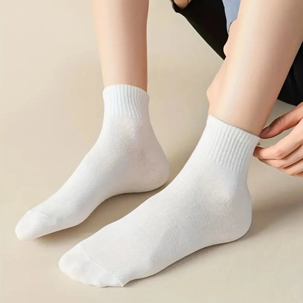 5 Pairs Fashionable Solid Colour Mens Socks